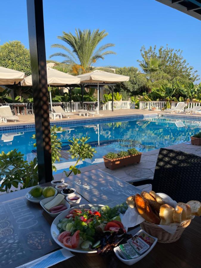 Hotel Club Alda Lapithos  Exterior foto