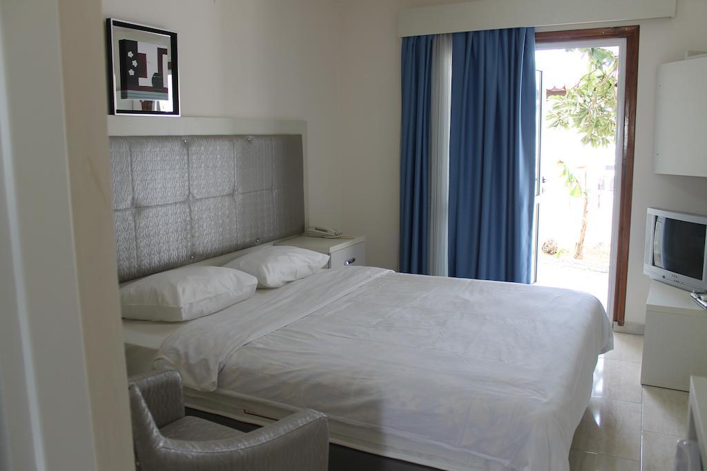 Hotel Club Alda Lapithos  Habitación foto